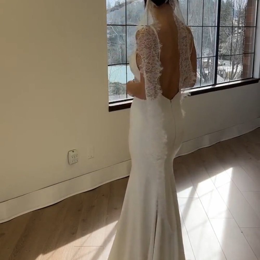 Elegant White Lace Bridal Scarf